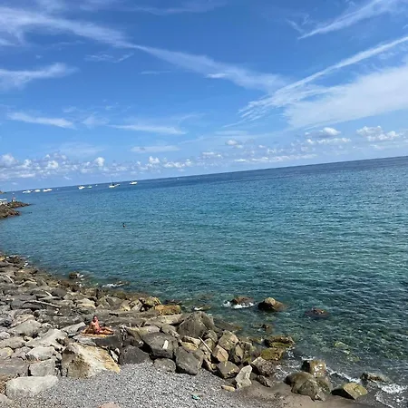 Casa Storica Di Alma Con Fantastica Vista Mare Appartement San Remo